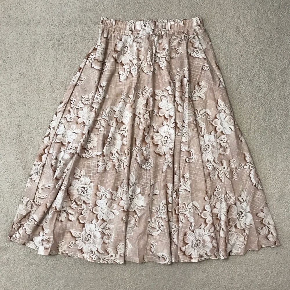Midi Skirt NWOT Floral Lace Printed Length 34” Beige Size L - Picture 8 of 11
